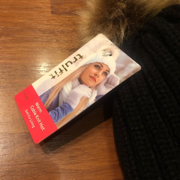 NWT TruFit Black Cable Knit Beanie with Pom on top Soft fur lining - Picture 2 of 4